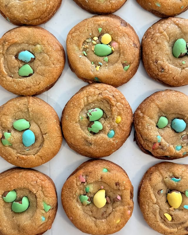 Mini eggs cookies